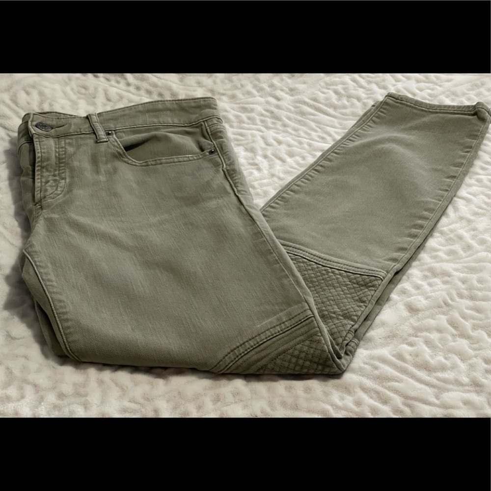 Women’s Gap 1979 Always Skinny Jean. Size 30 R